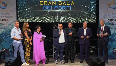 Craig Warwick; Veronica Maya; Daniela Rullo; Giovanni Petrungaro; Roberto Onofri; Vito Gancitano; Giuseppe Midili